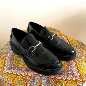Zara black women’s loafer 🤩